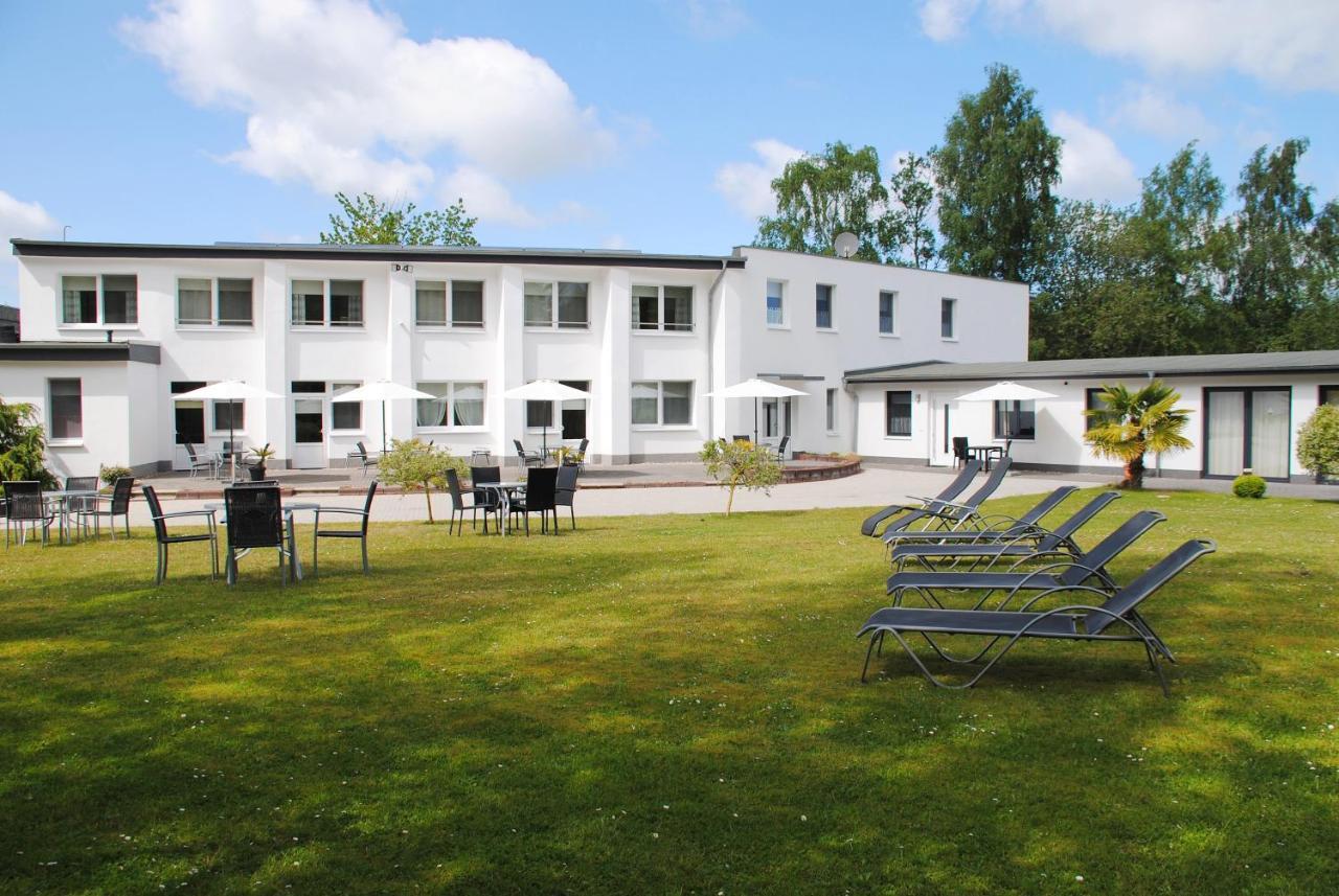 Appartementanlage-Ferienwohnungen Weisse Moewe Sassnitz Esterno foto