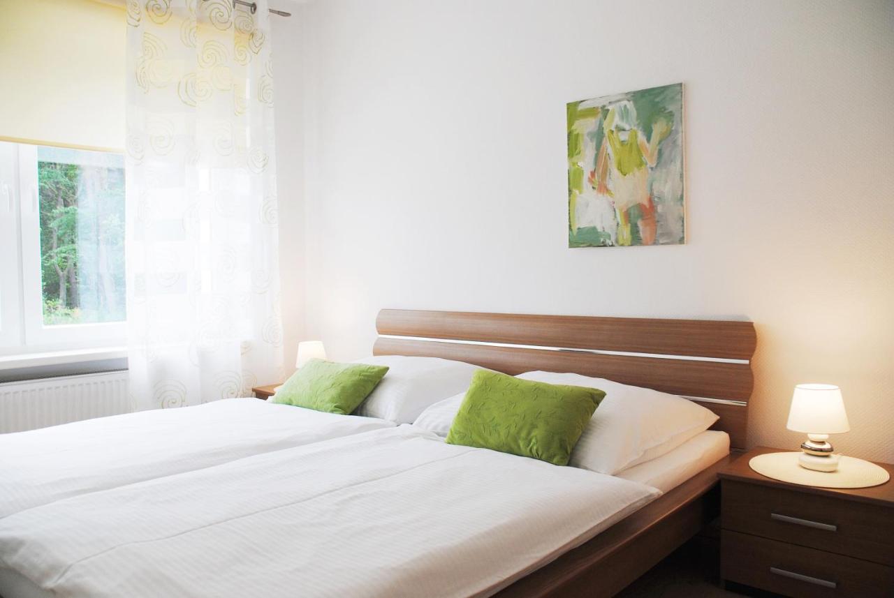 Appartementanlage-Ferienwohnungen Weisse Moewe Sassnitz Esterno foto