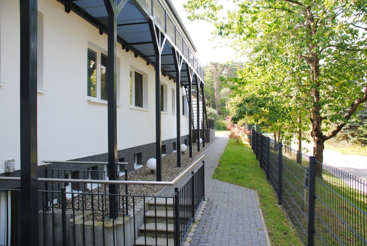 Appartementanlage-Ferienwohnungen Weisse Moewe Sassnitz Esterno foto
